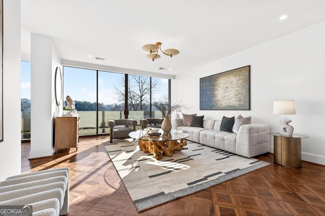 2575 Peachtree Road NE 7E, Atlanta, GA 30305