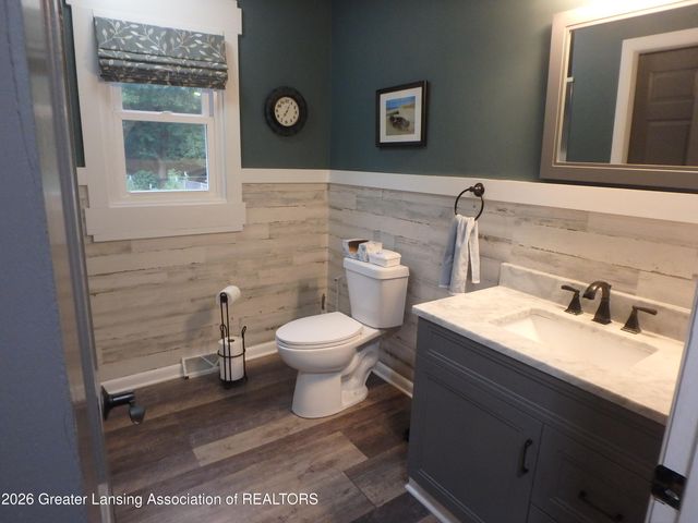 909 E Shaw Street, Charlotte, MI 48813