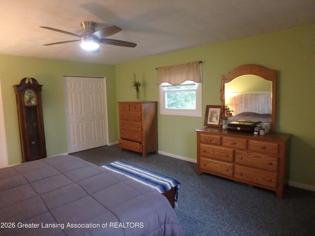 909 E Shaw Street, Charlotte, MI 48813