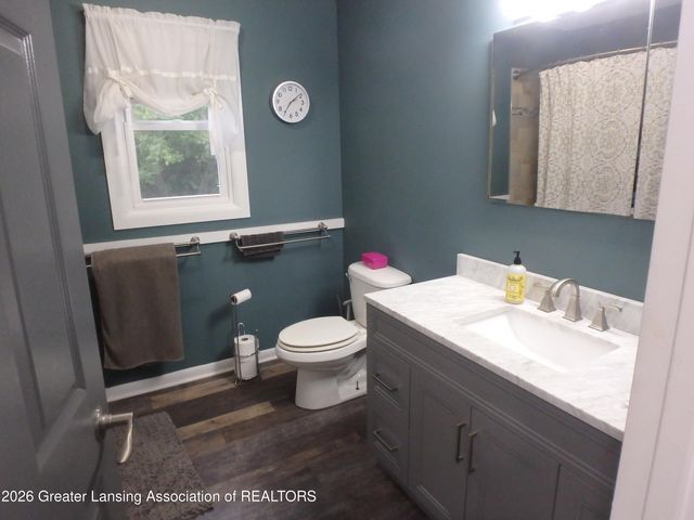 909 E Shaw Street, Charlotte, MI 48813