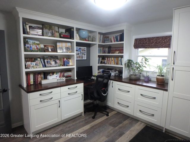 909 E Shaw Street, Charlotte, MI 48813