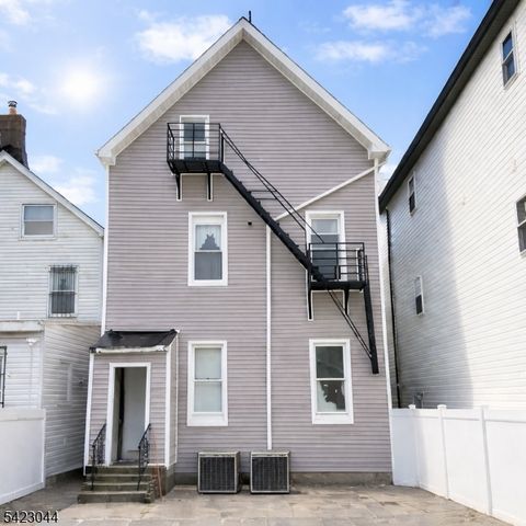 453 Fulton St, Elizabeth City, NJ 07206