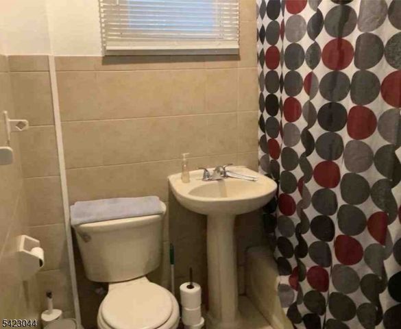453 Fulton St, Elizabeth City, NJ 07206