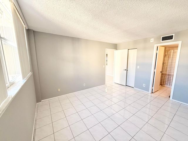 2929 S Ocean Boulevard 406, Boca Raton, FL 33432