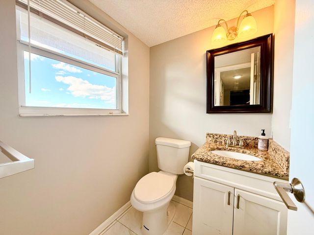 2929 S Ocean Boulevard 406, Boca Raton, FL 33432