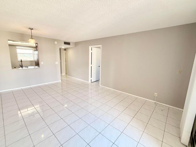 2929 S Ocean Boulevard 406, Boca Raton, FL 33432