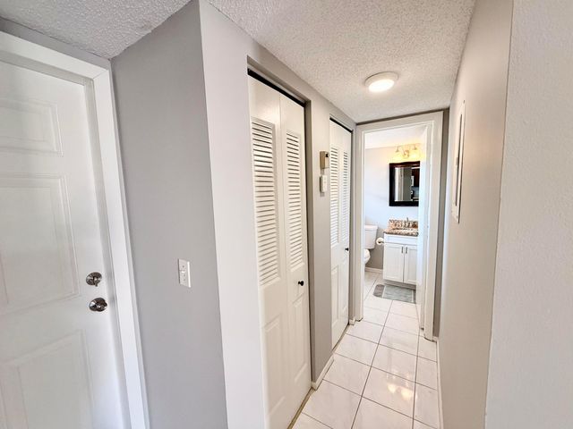 2929 S Ocean Boulevard 406, Boca Raton, FL 33432