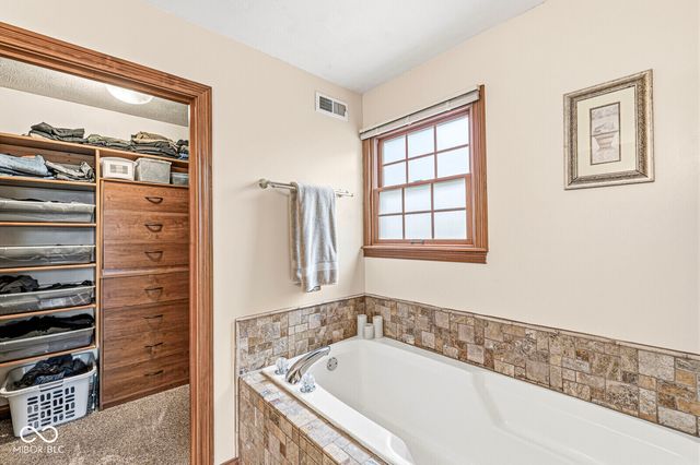 2068 Aspen Drive, Avon, IN 46123