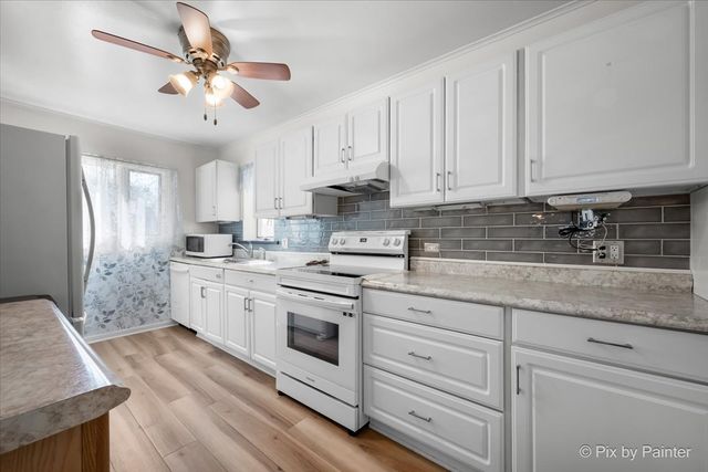 916 N Roberta Avenue, Melrose Park, IL 60164