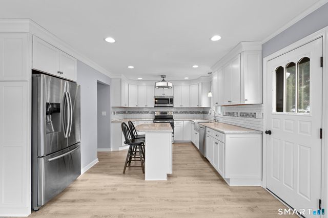 30 Kinlock Street, Milford, CT 06460