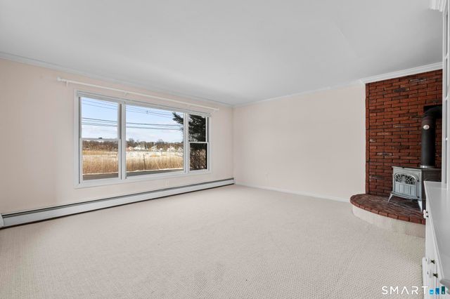 30 Kinlock Street, Milford, CT 06460