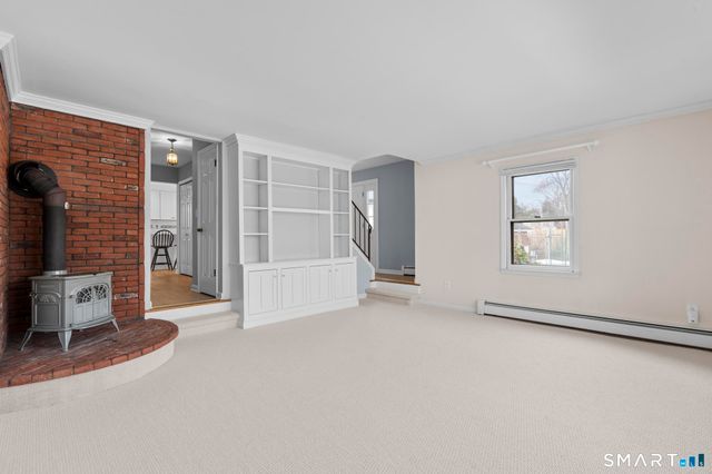 30 Kinlock Street, Milford, CT 06460