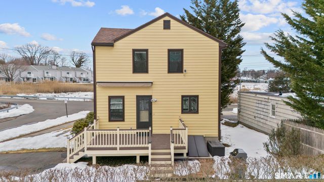 30 Kinlock Street, Milford, CT 06460