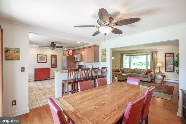 16 FEATHERBED LN, Hopewell, NJ 08525