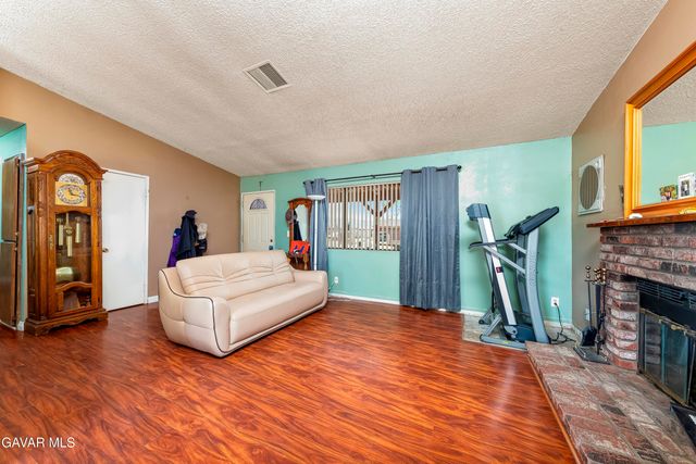 10731 E Avenue R-2, Littlerock, CA 93543