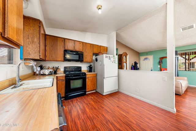 10731 E Avenue R-2, Littlerock, CA 93543