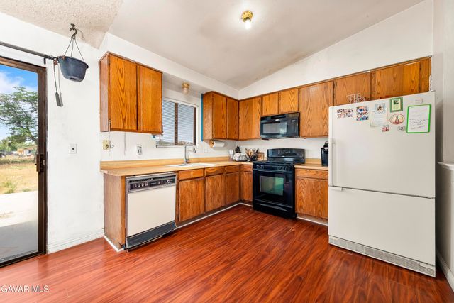 10731 E Avenue R-2, Littlerock, CA 93543