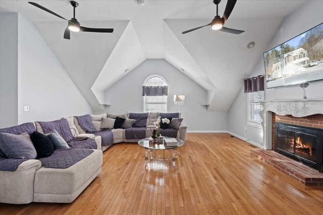 8 Wamsutta Ridge Rd., Charlton, MA 01507