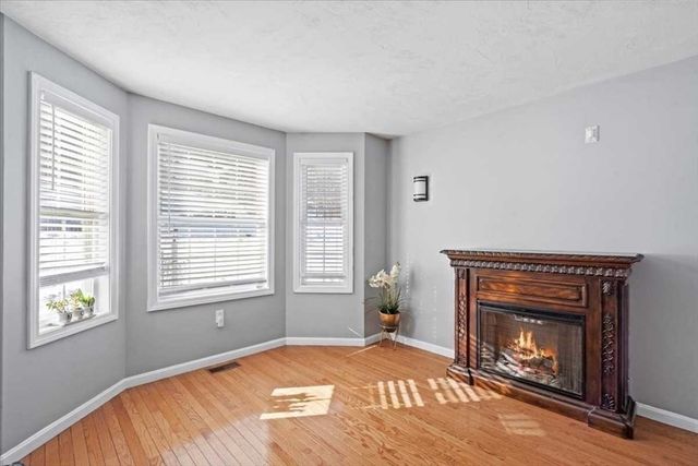 8 Wamsutta Ridge Rd., Charlton, MA 01507