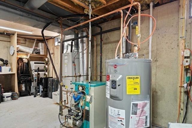 8 Wamsutta Ridge Rd., Charlton, MA 01507