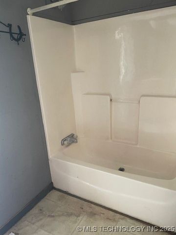 614 Hughes E, Stringtown, OK 74569