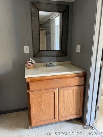 614 Hughes E, Stringtown, OK 74569