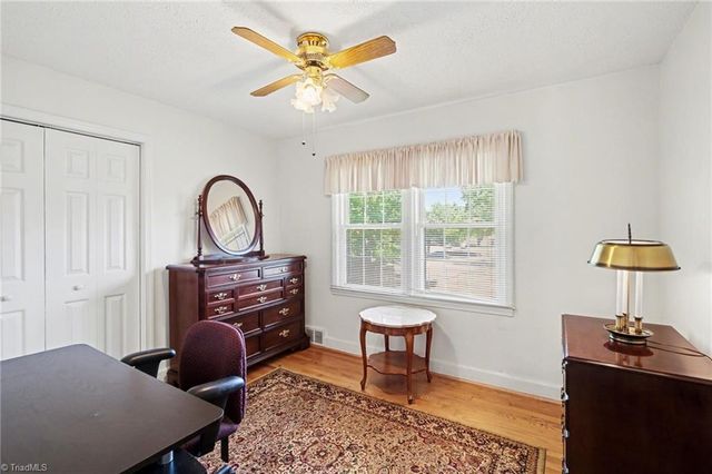 2910 Birchwood Drive, Winston-salem, NC 27103