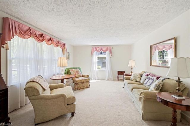 2910 Birchwood Drive, Winston-salem, NC 27103