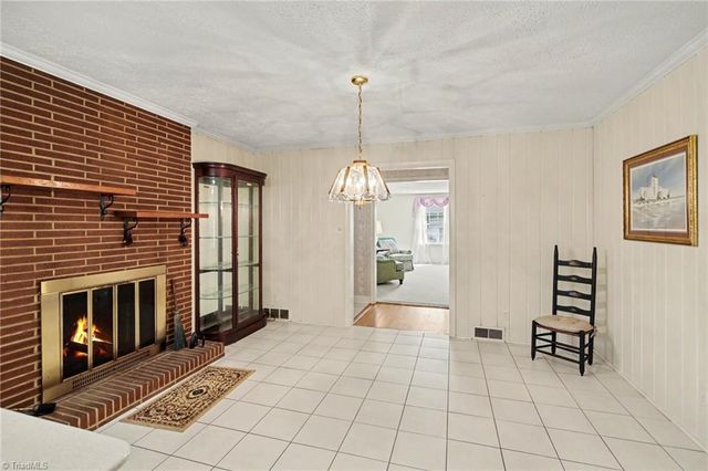 2910 Birchwood Drive, Winston-salem, NC 27103