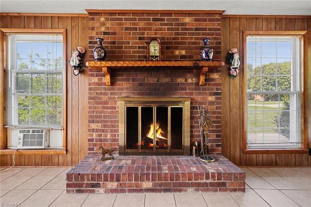 2910 Birchwood Drive, Winston-salem, NC 27103