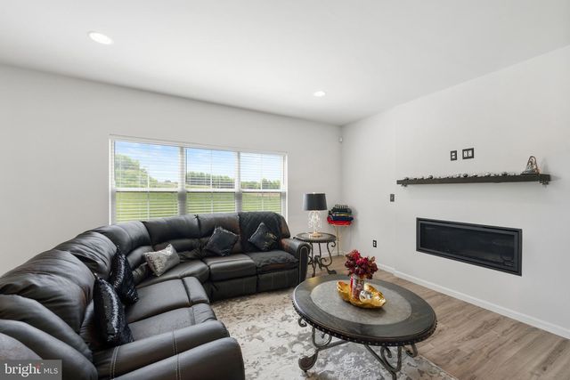 79 BECK RD, York, PA 17403