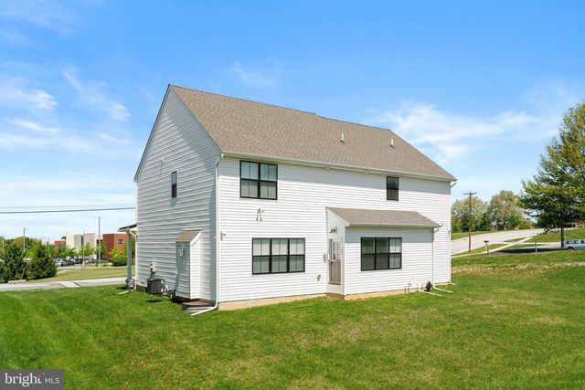 79 BECK RD, York, PA 17403