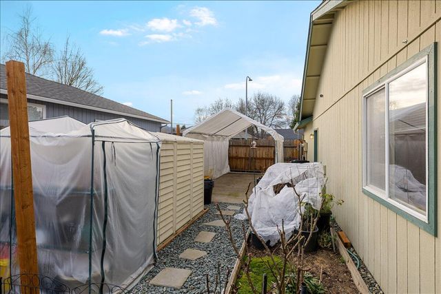 1565 Toralon Drive, Medford, OR 97501