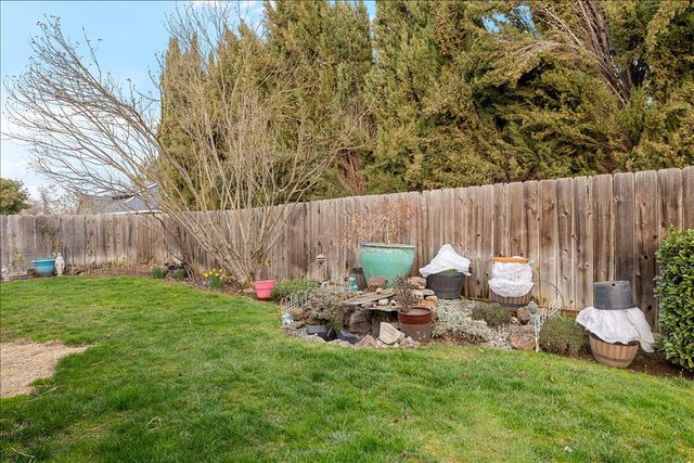 1565 Toralon Drive, Medford, OR 97501