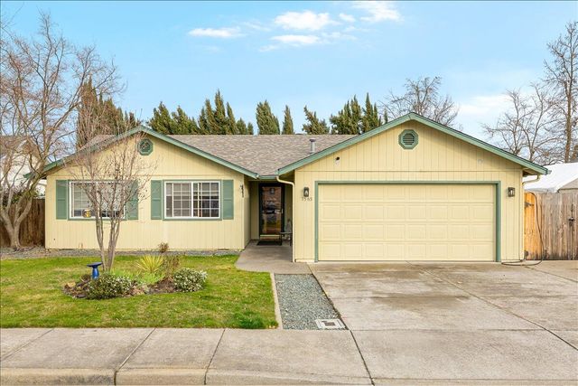 1565 Toralon Drive, Medford, OR 97501