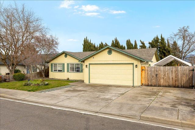 1565 Toralon Drive, Medford, OR 97501