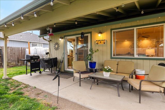 1565 Toralon Drive, Medford, OR 97501