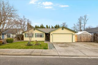 1565 Toralon Drive, Medford, OR 97501