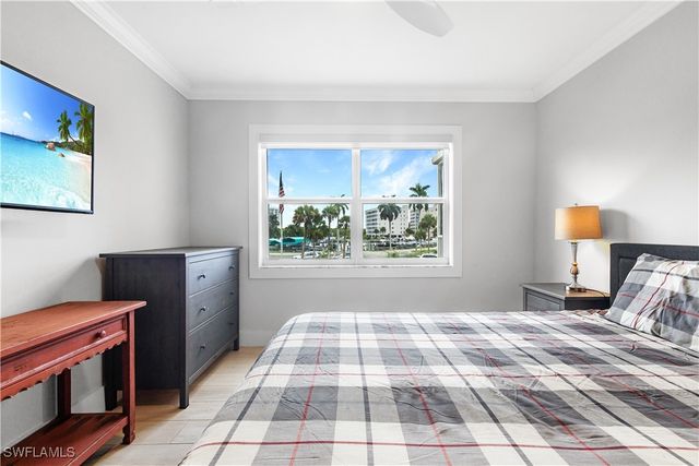 5 Bluebill AVE 209, Naples, FL 34108