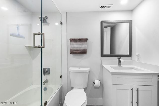 5 Bluebill AVE 209, Naples, FL 34108