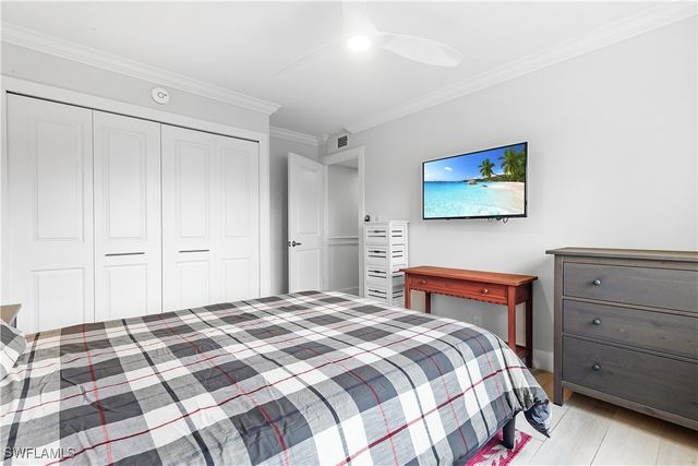 5 Bluebill AVE 209, Naples, FL 34108