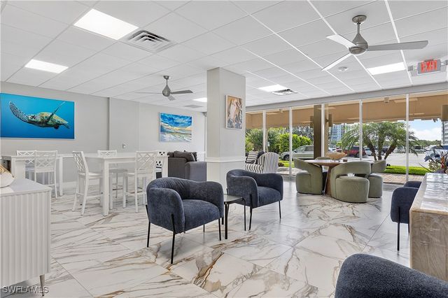 5 Bluebill AVE 209, Naples, FL 34108