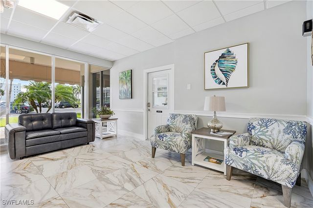 5 Bluebill AVE 209, Naples, FL 34108