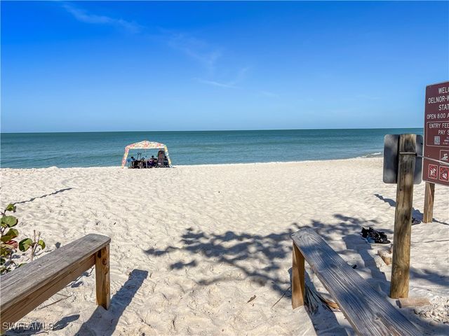 5 Bluebill AVE 209, Naples, FL 34108