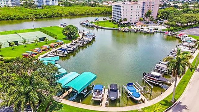 5 Bluebill AVE 209, Naples, FL 34108