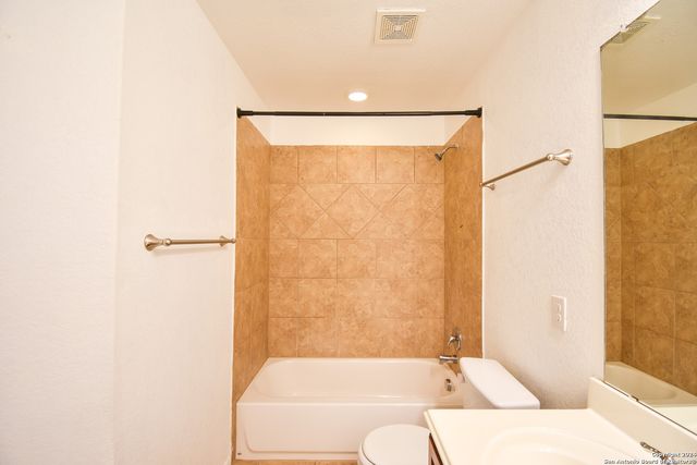 6035 Enchantment, San Antonio, TX 78218