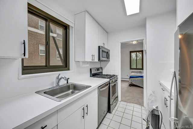 100 E Hartsdale Avenue 5GE, Hartsdale, NY 10530