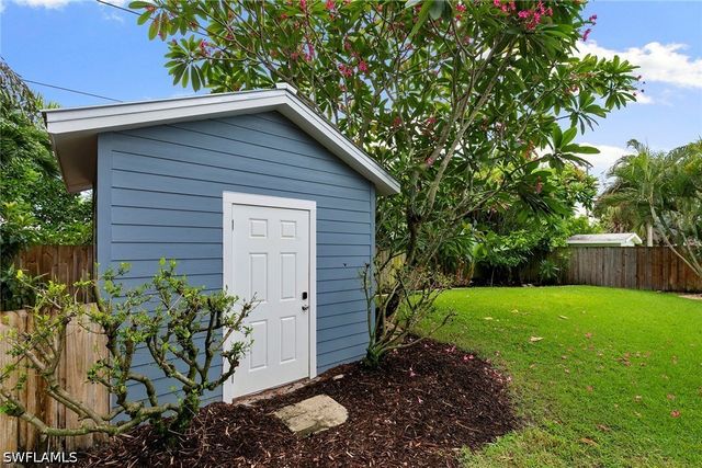 1128 Hilltop DR, Naples, FL 34103