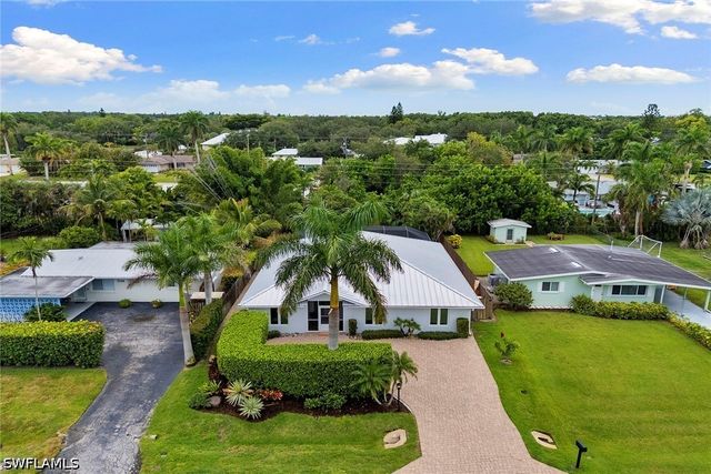 1128 Hilltop DR, Naples, FL 34103