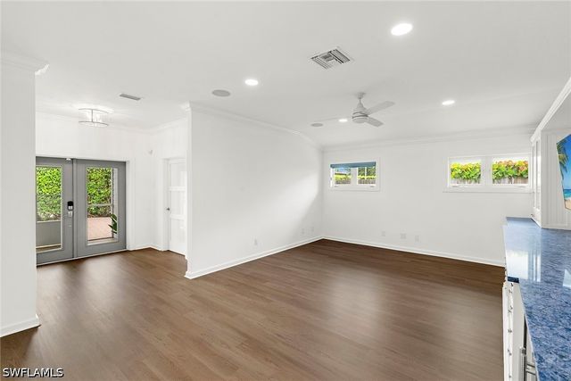 1128 Hilltop DR, Naples, FL 34103